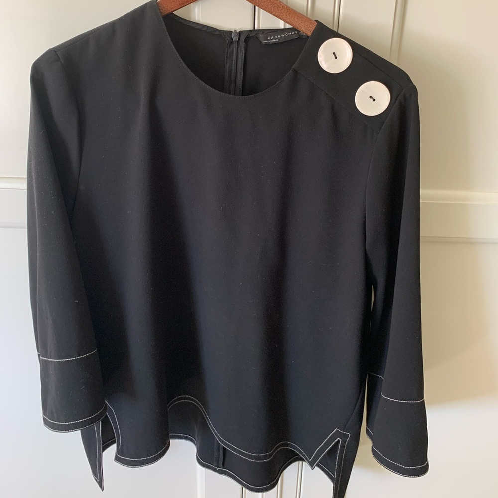 Loose quarter sleeve